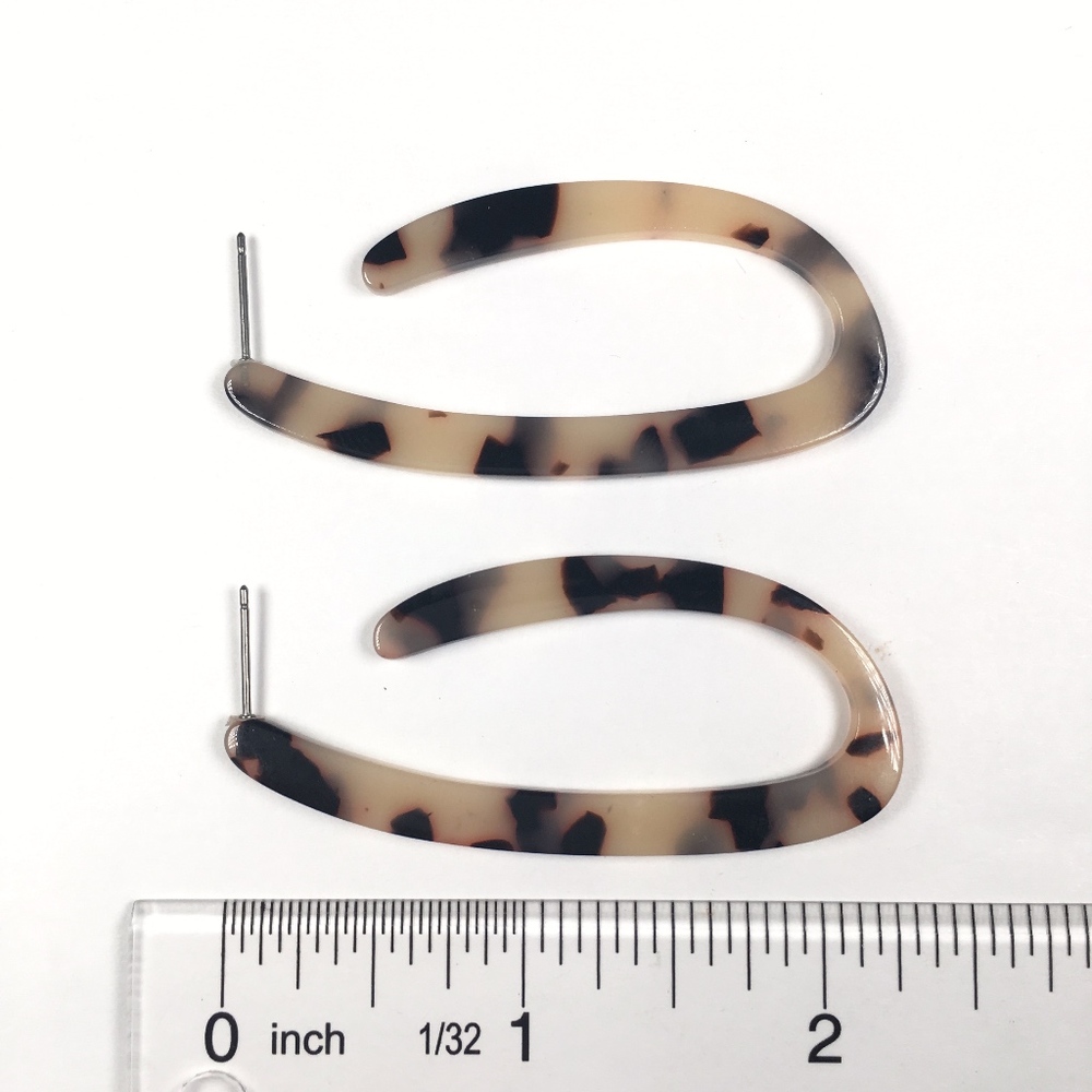 Tortoise Shell Elongated Hoop Earrings -Leopard #1 - Picture 3 of 3
